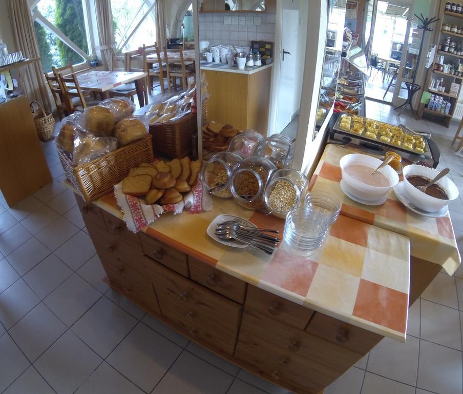 Zoldhaz Bio Panzio Hotel Gyenesdias Ngoại thất bức ảnh